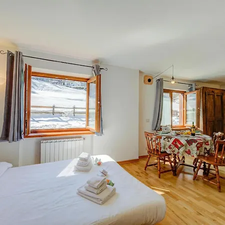 Clotes In - Out - Happy Sauze D'Oulx